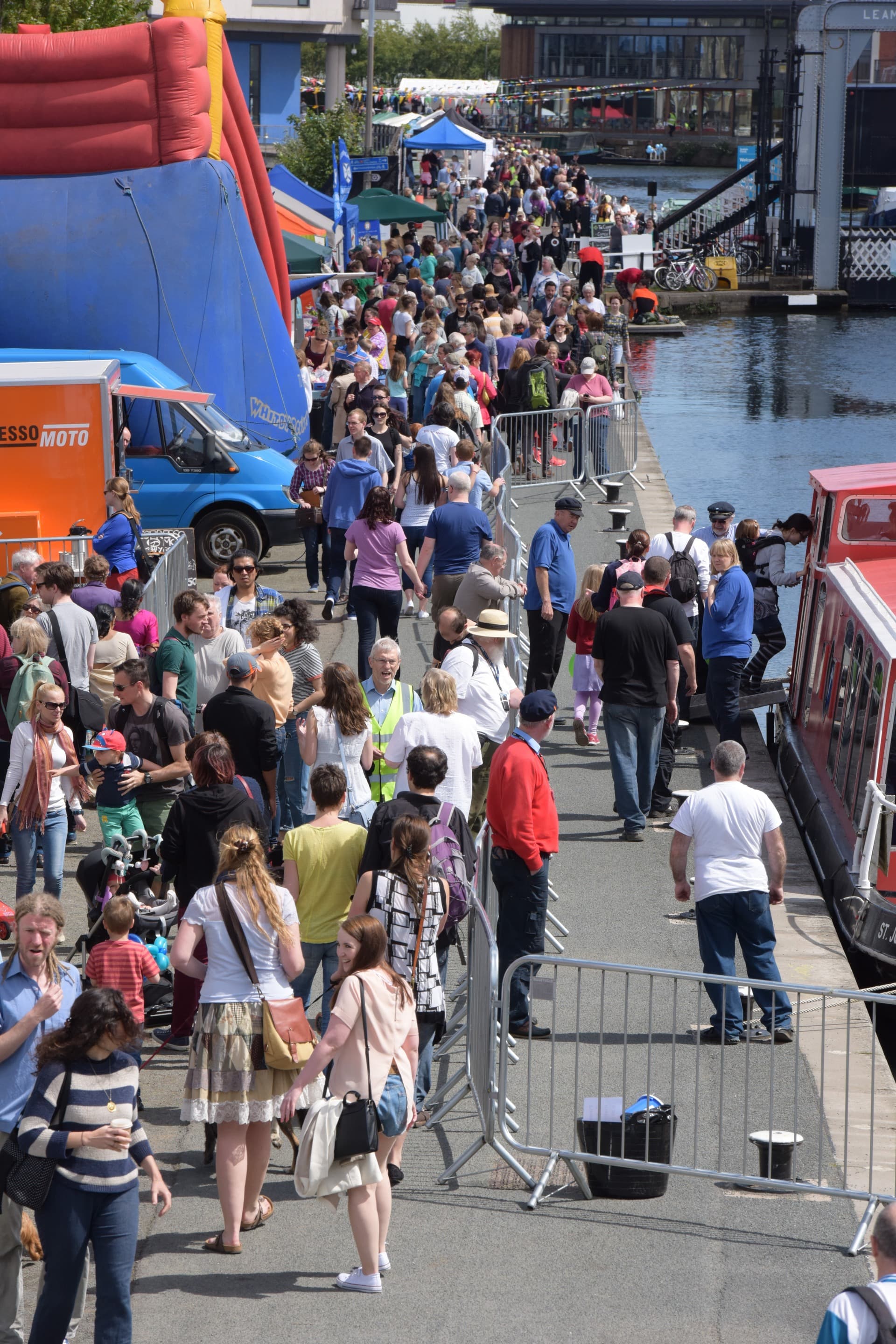 Edinburgh Canal Festival and Raft Race