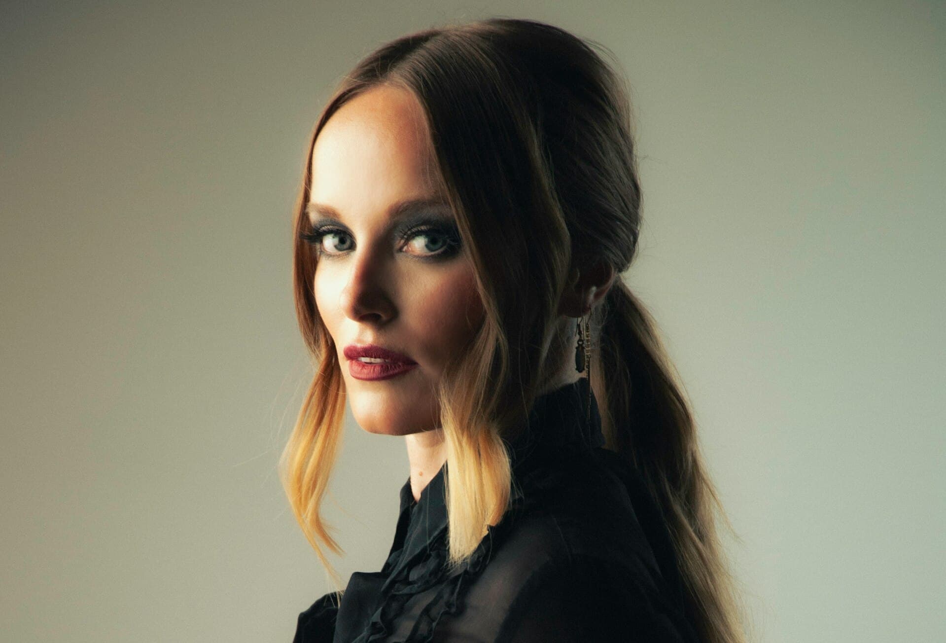 Leah Blevins: Stripped Back + Signing