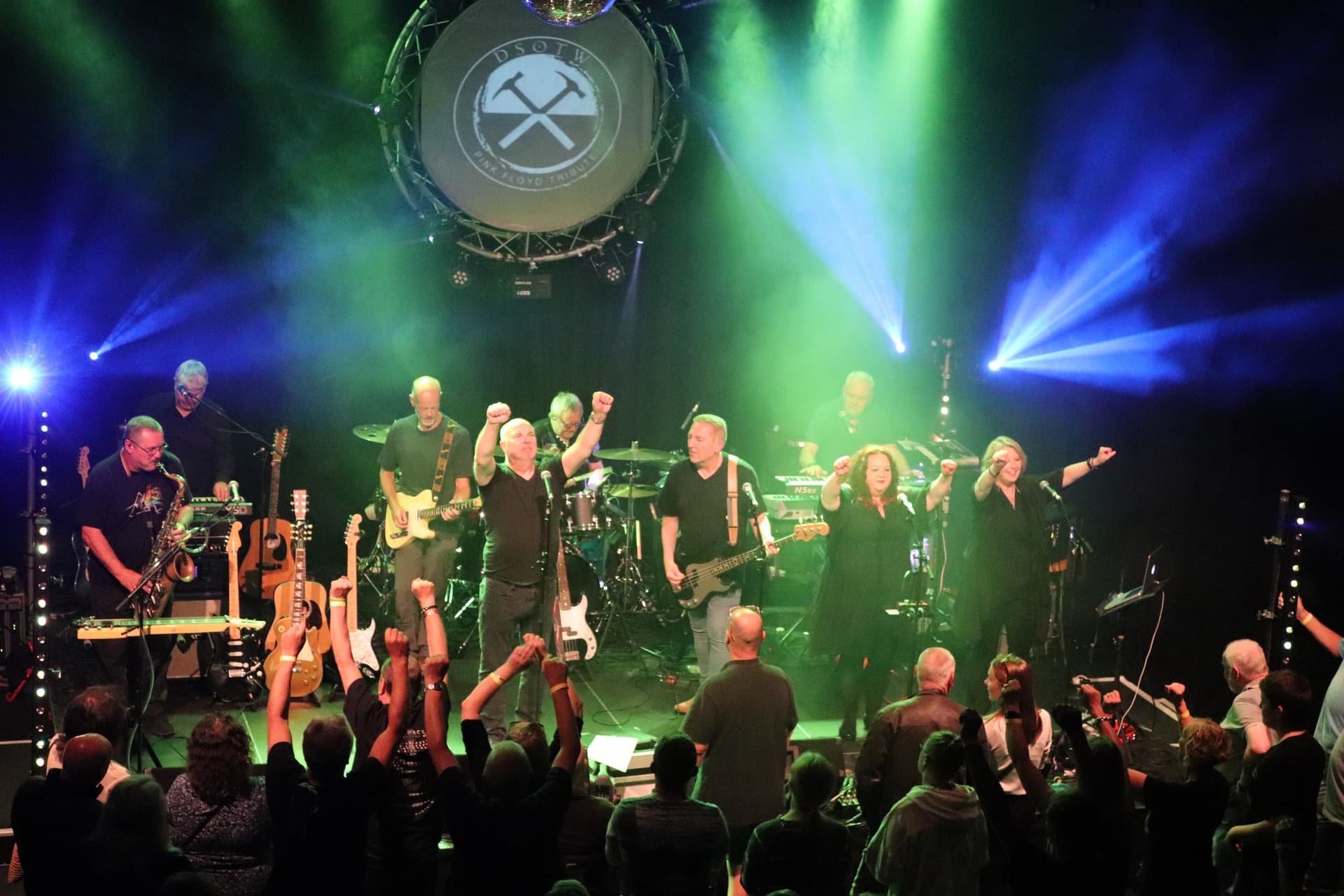 Dark Side Of The Wall: Pink Floyd Tribute