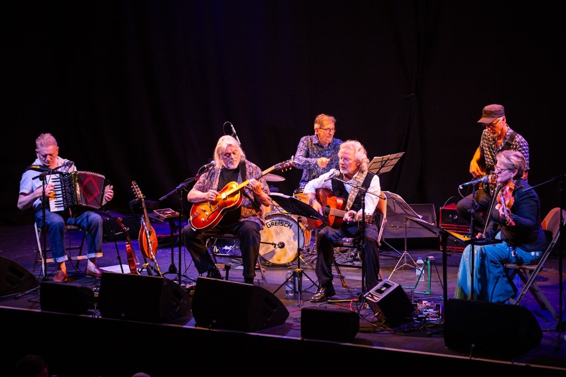 Reg Meuross & The Strike - Playing Fire & Dust A Woody Guthrie Story