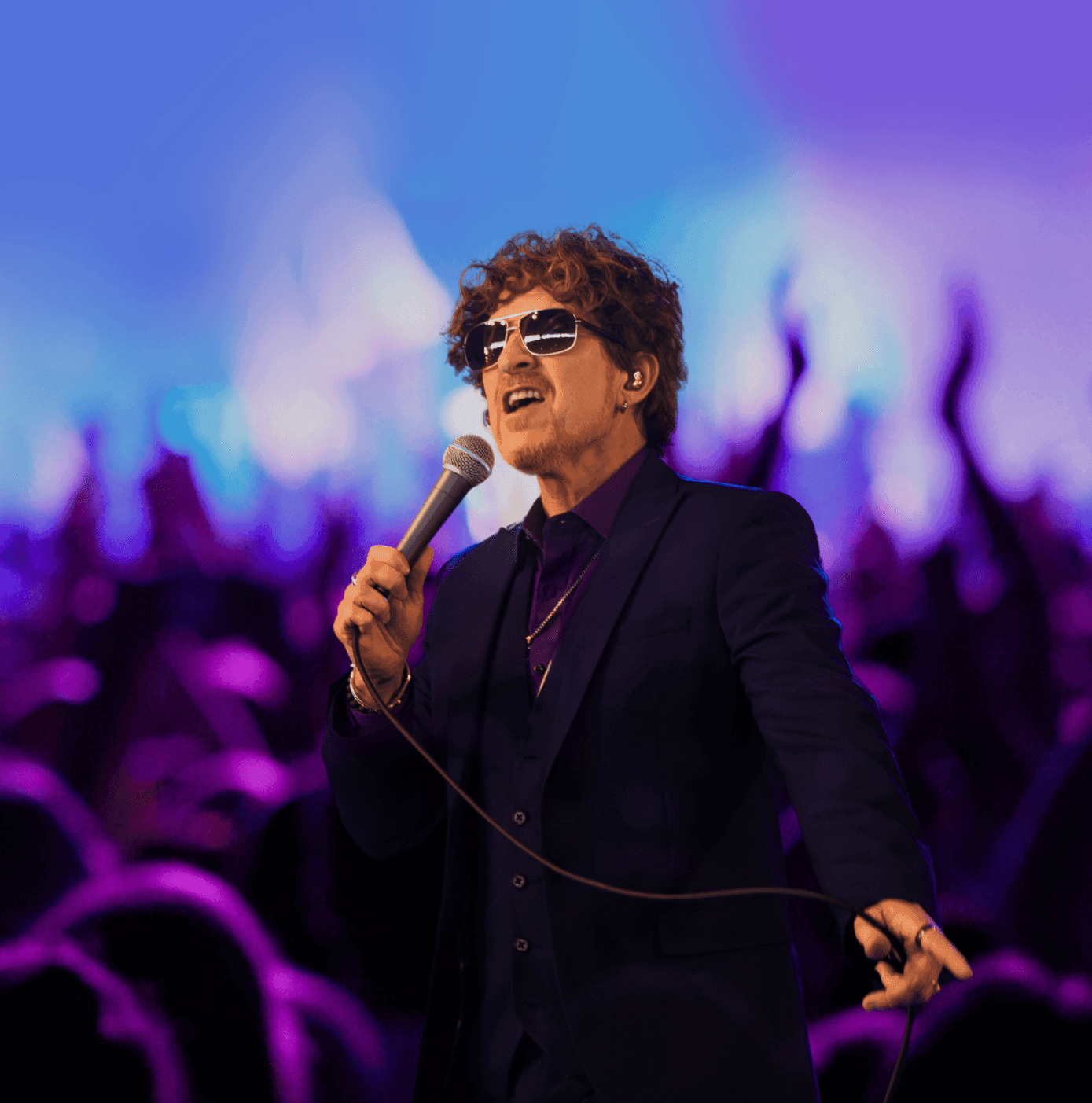 Holding Back the Years: 40 Years of Simply Red