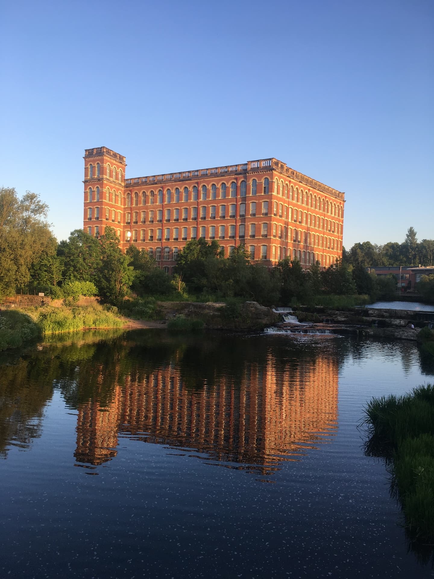 Paisley Mill Girl weaves tales for u3a