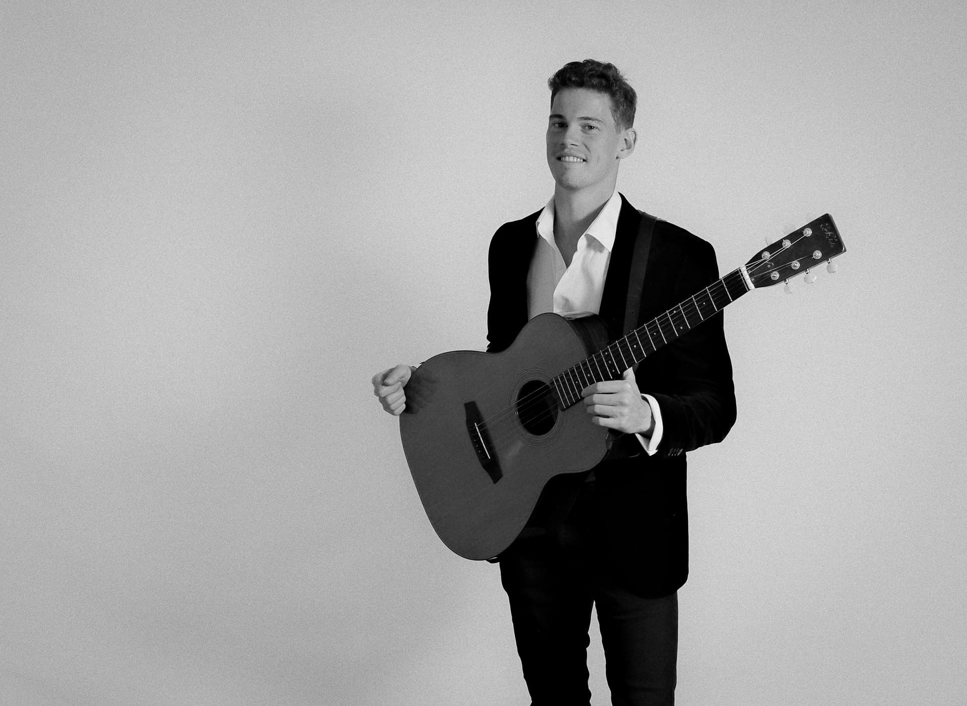 Joe Martin - Alone in Valentine UK Tour