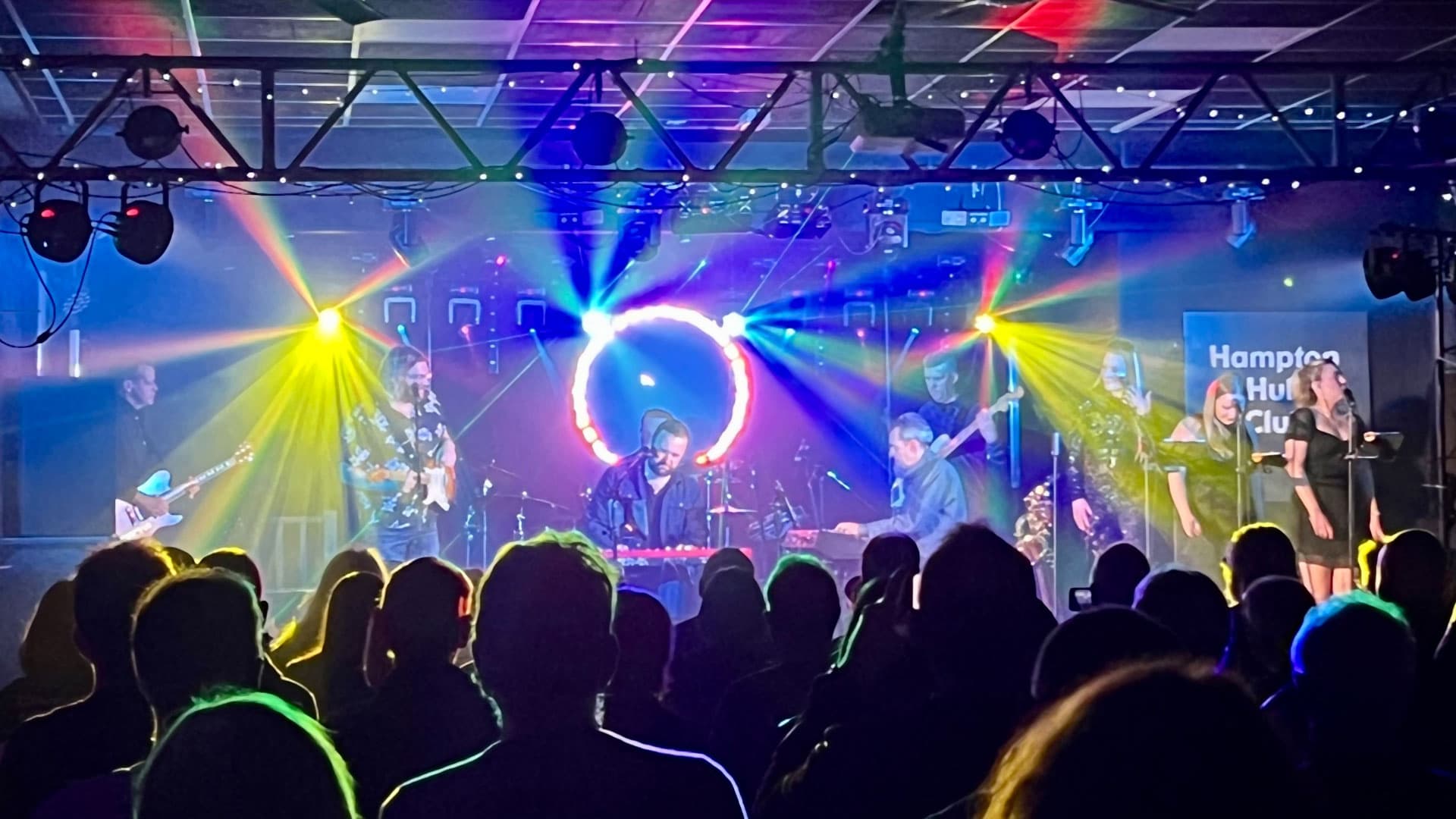 Simply Us + Them, recreating the sound of Pink Floyd