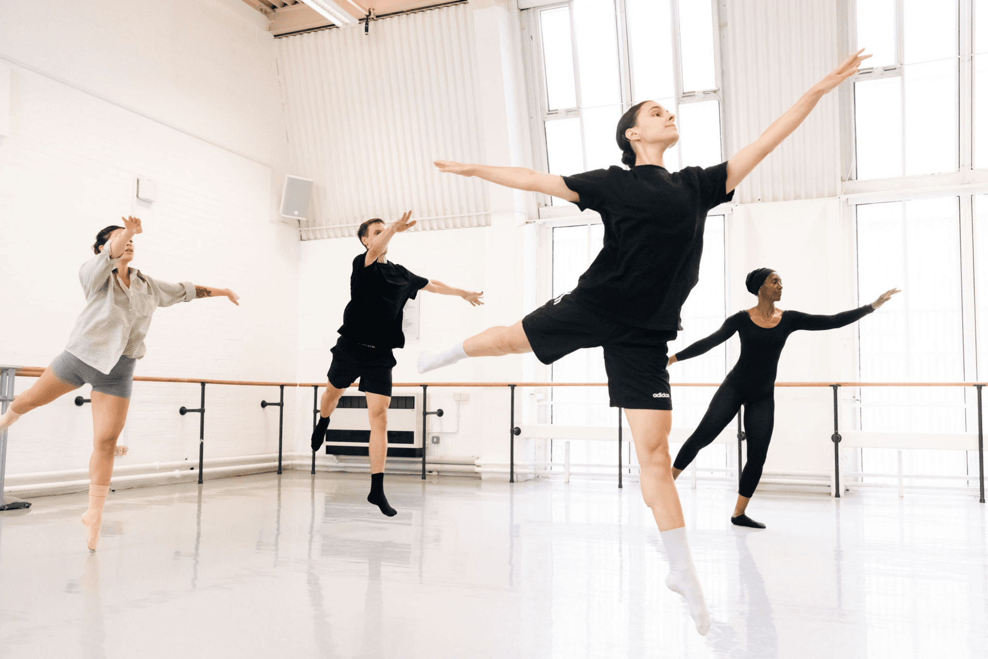 Summer Intensives for Adults: Ballet Intermediate with Julian Lewis