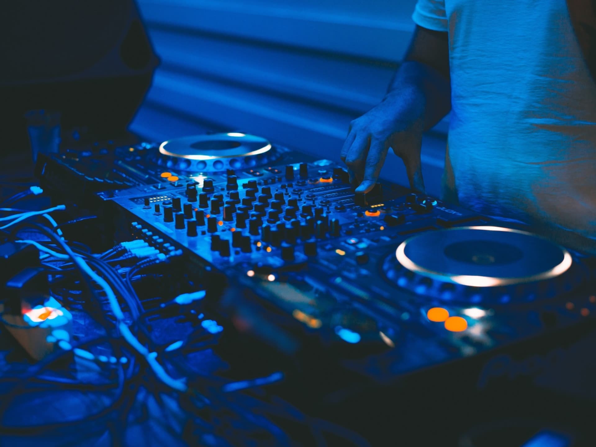 RC DnB w/ S.P.Y + MC LOWQUI (90 mins), LOWQUI DJ Set, SOLA ++